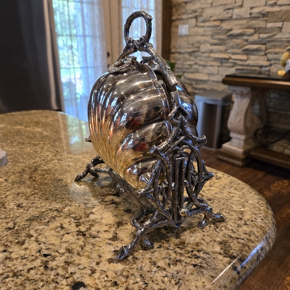 Late Victorian Biscuitier - Picture 2 of 6